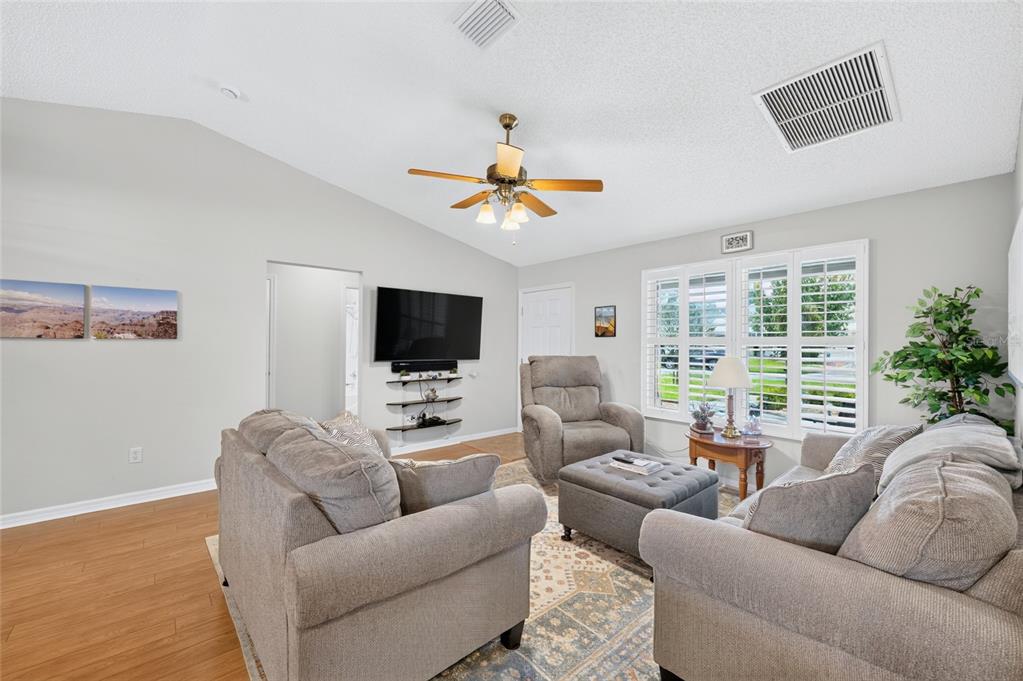 954 BARRYMOORE LOOP, THE VILLAGES, FL — photo 5 of 27