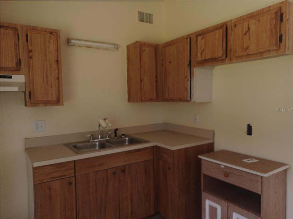 615 NORTH AVENUE, TARPON SPRINGS, FL — photo 4 of 21