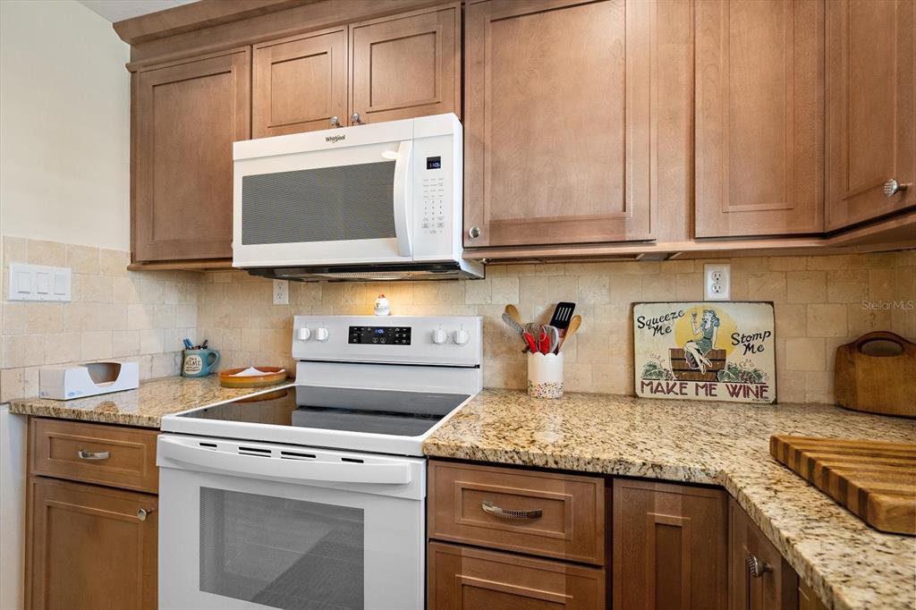 738 SPANISH DRIVE S UNIT 98, LONGBOAT KEY, FL — photo 3 of 44