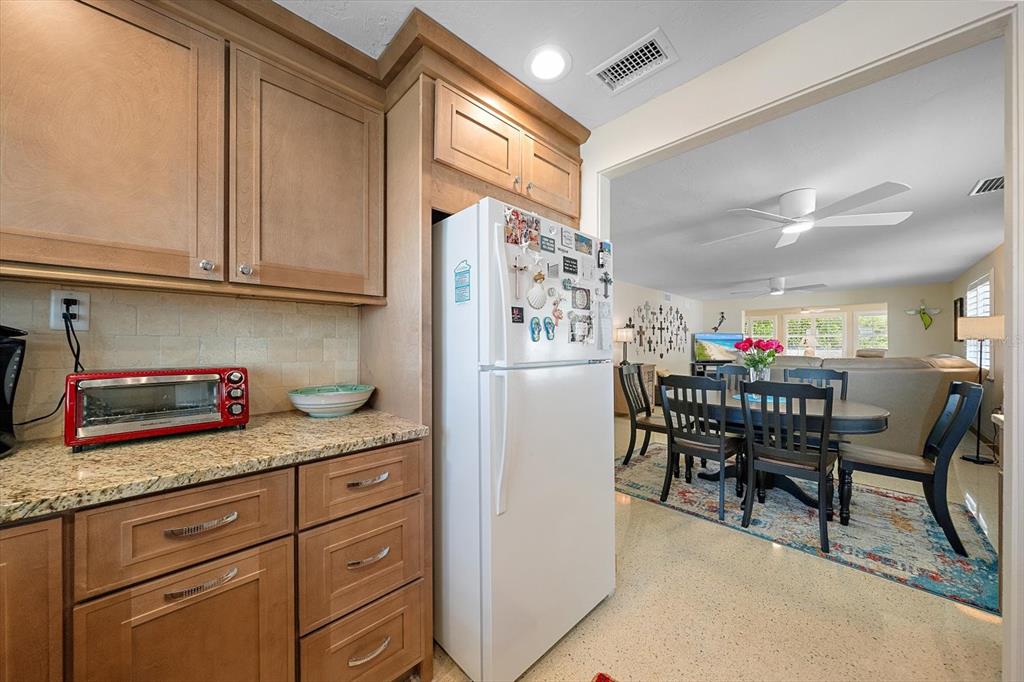 738 SPANISH DRIVE S UNIT 98, LONGBOAT KEY, FL — photo 4 of 44