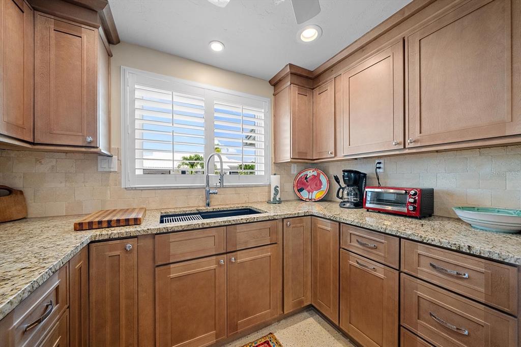 738 SPANISH DRIVE S UNIT 98, LONGBOAT KEY, FL — photo 5 of 44