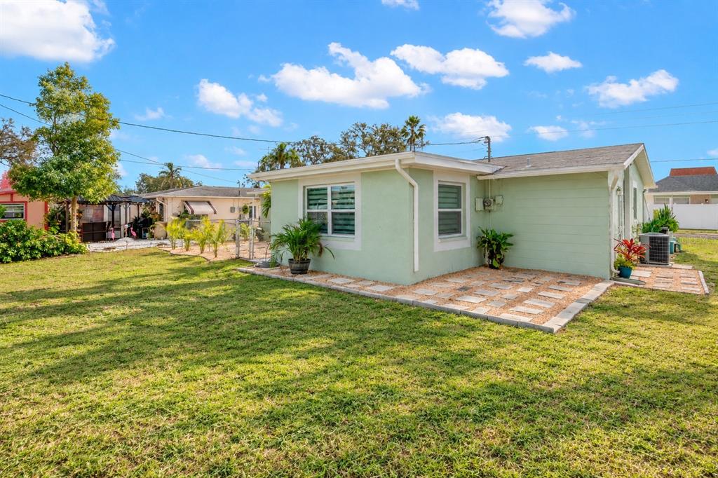 4149 DARLINGTON ROAD, HOLIDAY, FL — photo 4 of 33