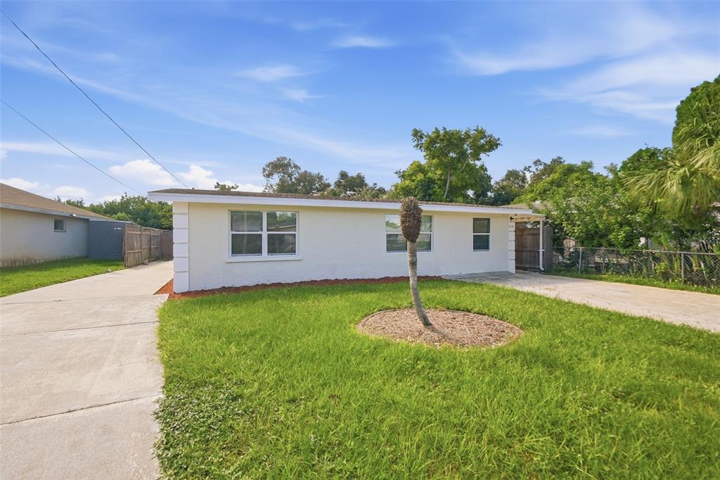 2141 MANGO AVENUE, SARASOTA, FL — photo 3 of 30
