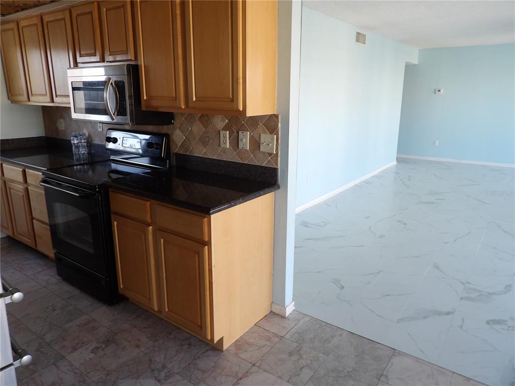 3300 COVE CAY DRIVE UNIT 6G, CLEARWATER, FL — photo 3 of 25
