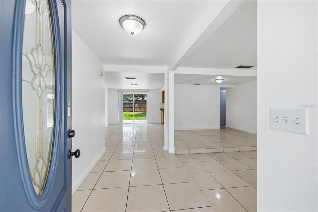 16506 FORESTLAKE DRIVE, TAMPA, FL — photo 4 of 29