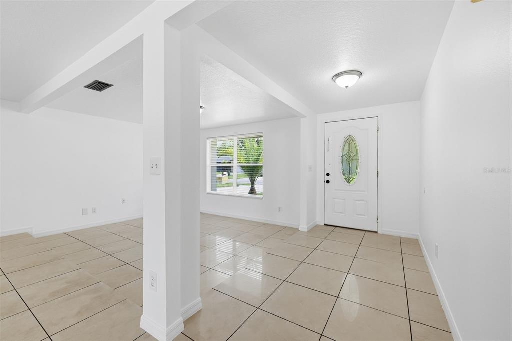 16506 FORESTLAKE DRIVE, TAMPA, FL — photo 5 of 29