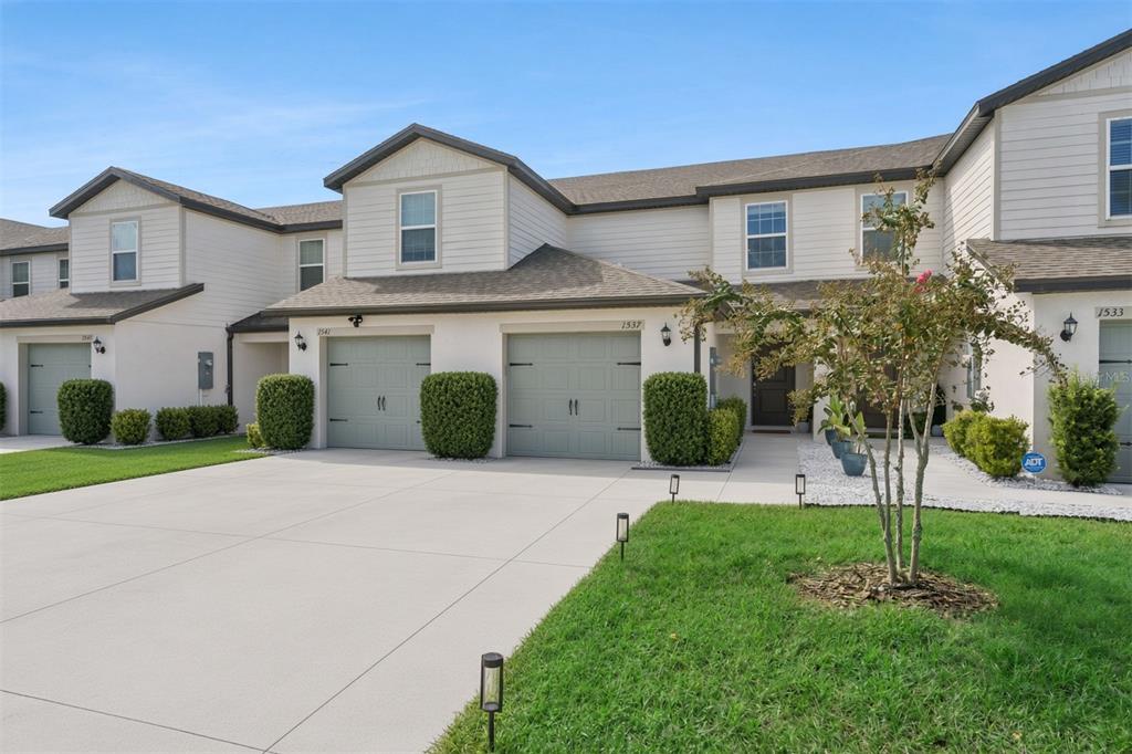 1537 WYNFORD CIRCLE, TAVARES, FL — photo 2 of 30