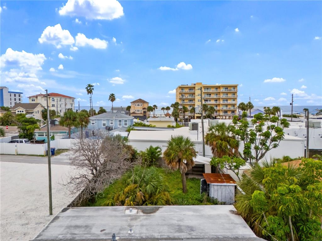 13418 1ST STREET E, MADEIRA BEACH, FL — photo 3 of 30