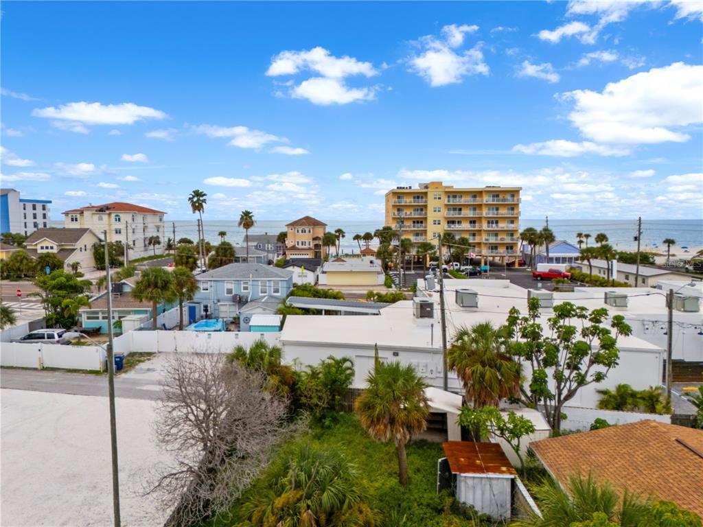 13418 1ST STREET E, MADEIRA BEACH, FL — photo 5 of 30