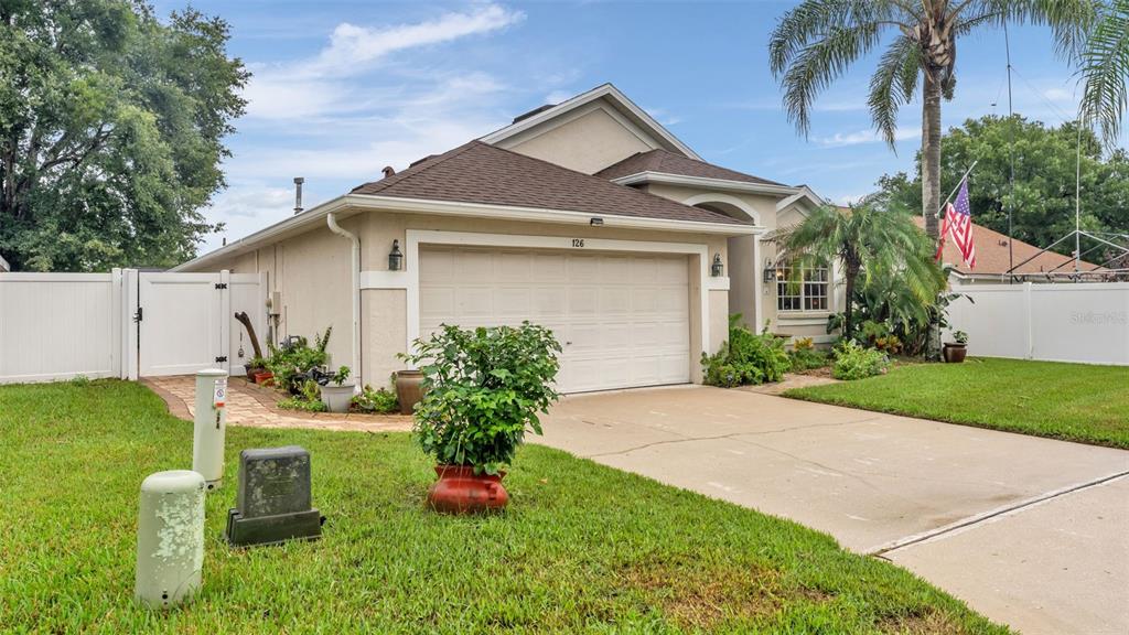 126 KING GEORGE DRIVE, DAVENPORT, FL — photo 2 of 49