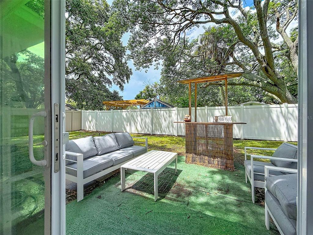 674 FREDERICA LN, DUNEDIN, FL — photo 4 of 30