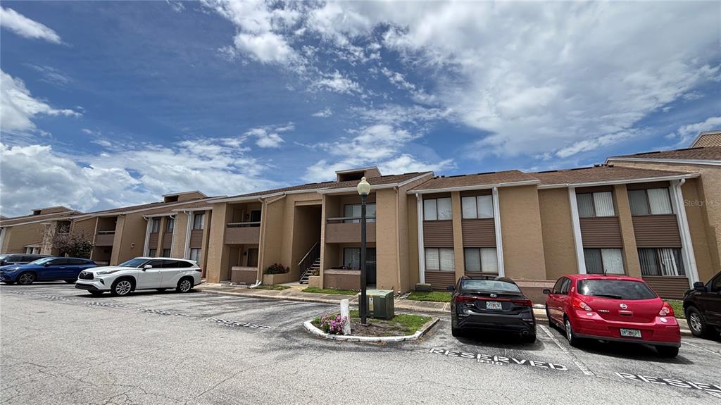5169 VINELAND ROAD UNIT B208