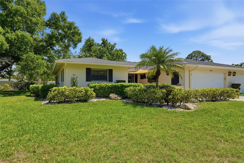 7101 FAIRWAY BEND CIRCLE