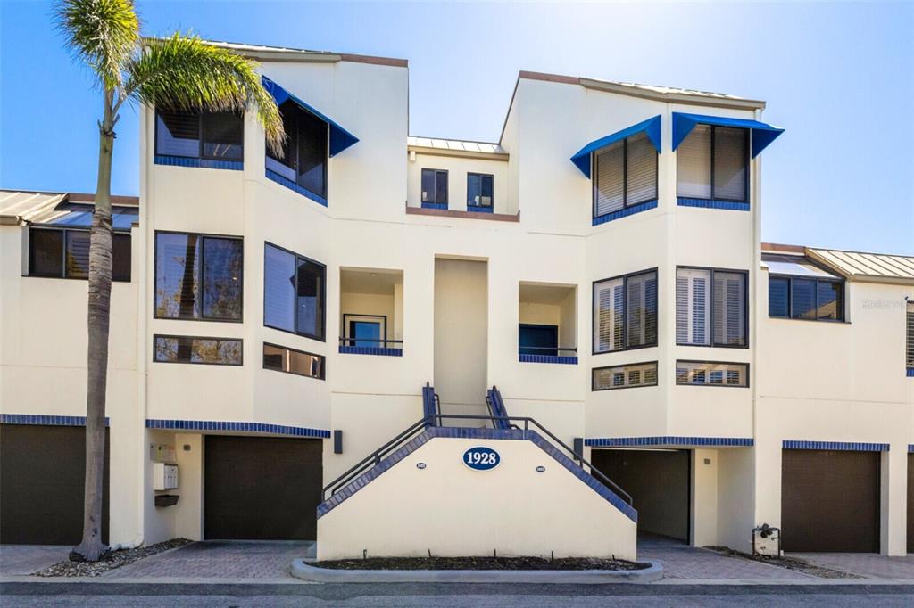 1928 HARBOURSIDE DRIVE UNIT 1403