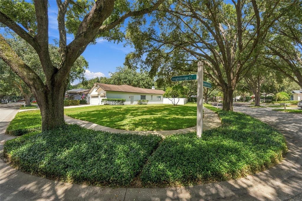9316 KNIGHTSBRIDGE COURT, TAMPA, FL — photo 3 of 30