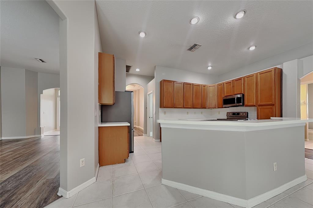 14556 EDGEMERE DRIVE, SPRING HILL, FL — photo 5 of 19