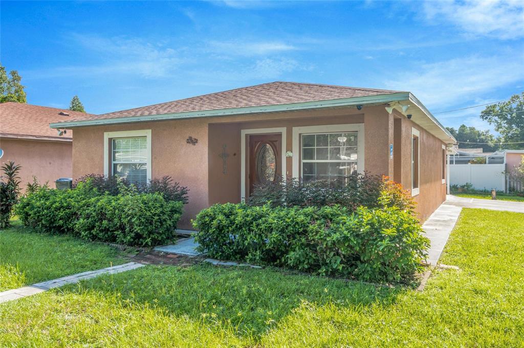 8001 N HUBERT AVENUE, TAMPA, FL — photo 2 of 16