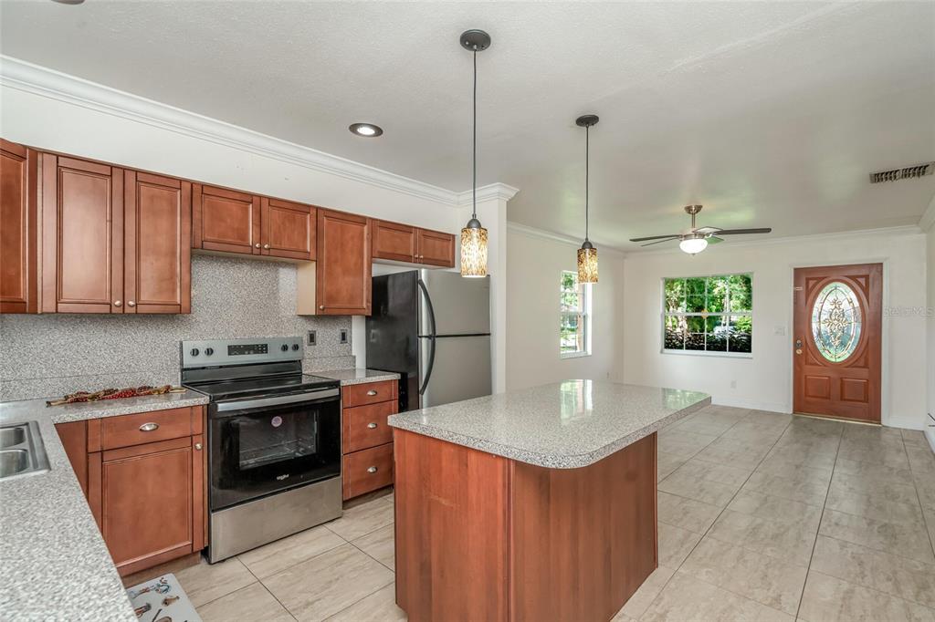 8001 N HUBERT AVENUE, TAMPA, FL — photo 5 of 16