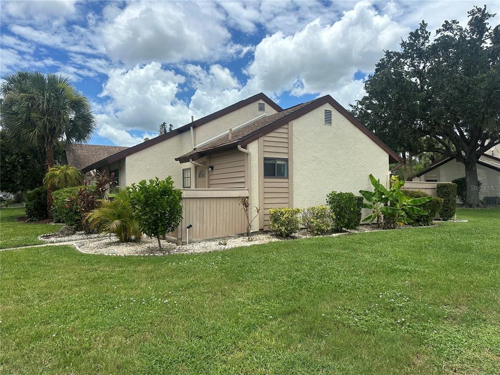 5736 BEAUMONT LOOP