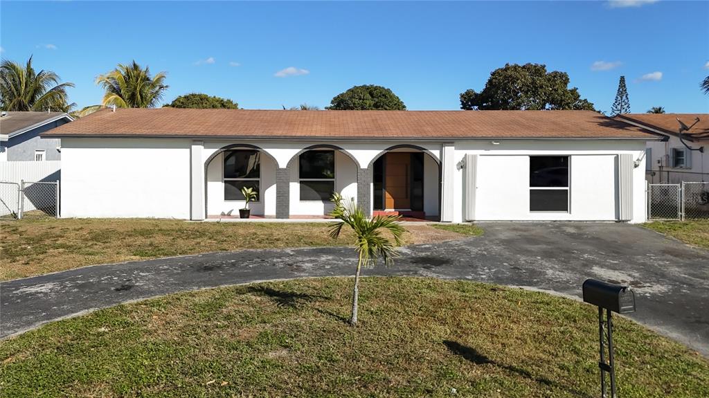 2913 DOLPHIN DRIVE