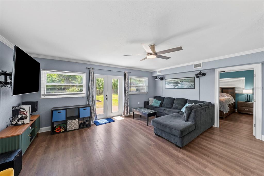 824 61ST AVENUE NE, ST PETERSBURG, FL — photo 5 of 25