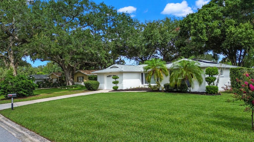 2040 FOREST DRIVE, CLEARWATER, FL — photo 5 of 24