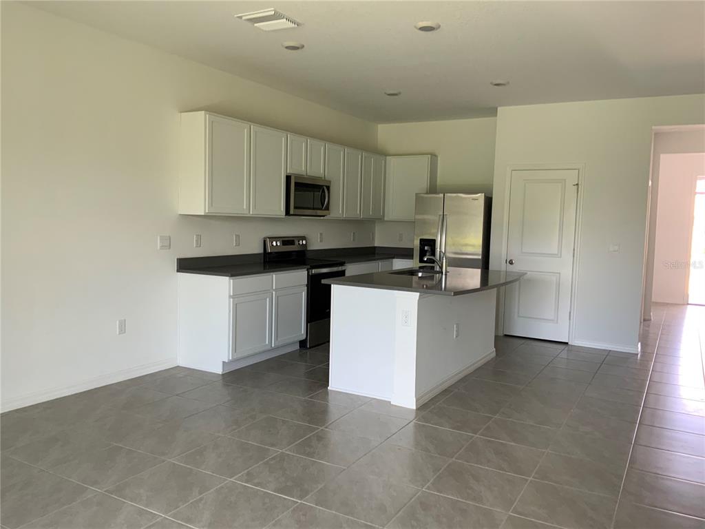 16621 GROTTO STEAM PLACE, WIMAUMA, FL — photo 2 of 22