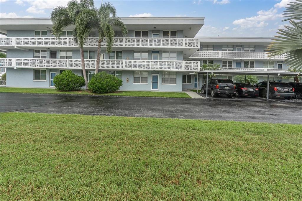 4715 BAY STREET NE UNIT 330