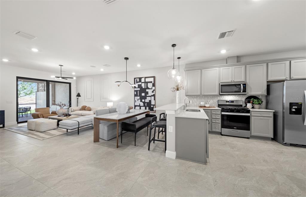 18734 INDIAN ROCK PLACE, LAKEWOOD RANCH, FL — photo 3 of 28