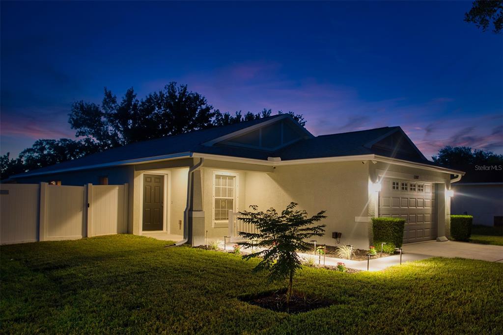 12307 CANYON BOULEVARD, SPRING HILL, FL — photo 2 of 30