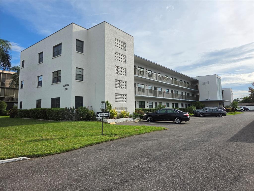 5969 TERRACE PARK DRIVE N UNIT 305