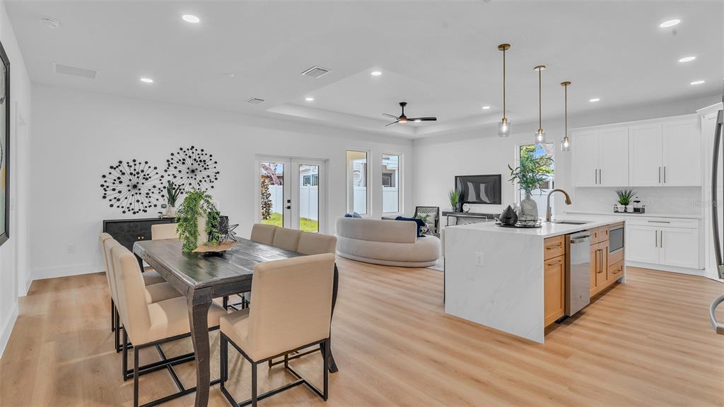 4428 57TH AVENUE N, ST PETERSBURG, FL — photo 3 of 38