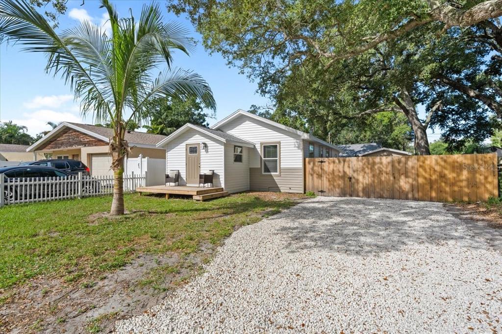 4800 22ND STREET N, ST PETERSBURG, FL — photo 4 of 64