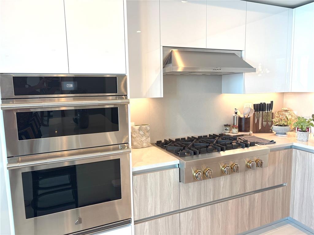 400 CENTRAL AVENUE UNIT 2005, ST PETERSBURG, FL — photo 4 of 35