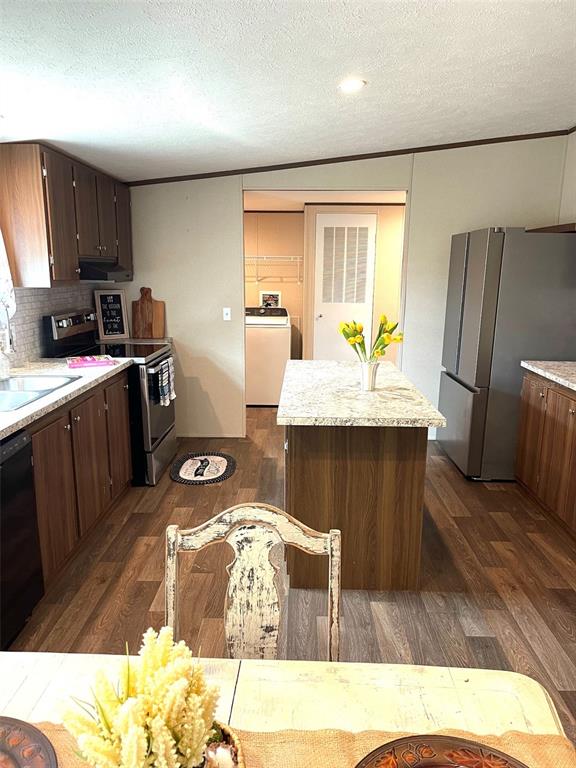 453 OLD HAWTHORNE ROAD, HAWTHORNE, FL — photo 4 of 30