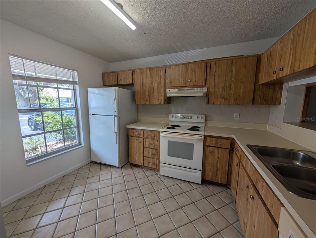 1130 DOVER COURT, SAFETY HARBOR, FL — photo 2 of 21