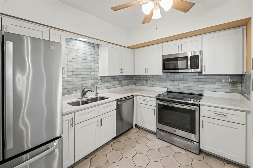 30 TURNER STREET UNIT 806, CLEARWATER, FL — photo 5 of 27