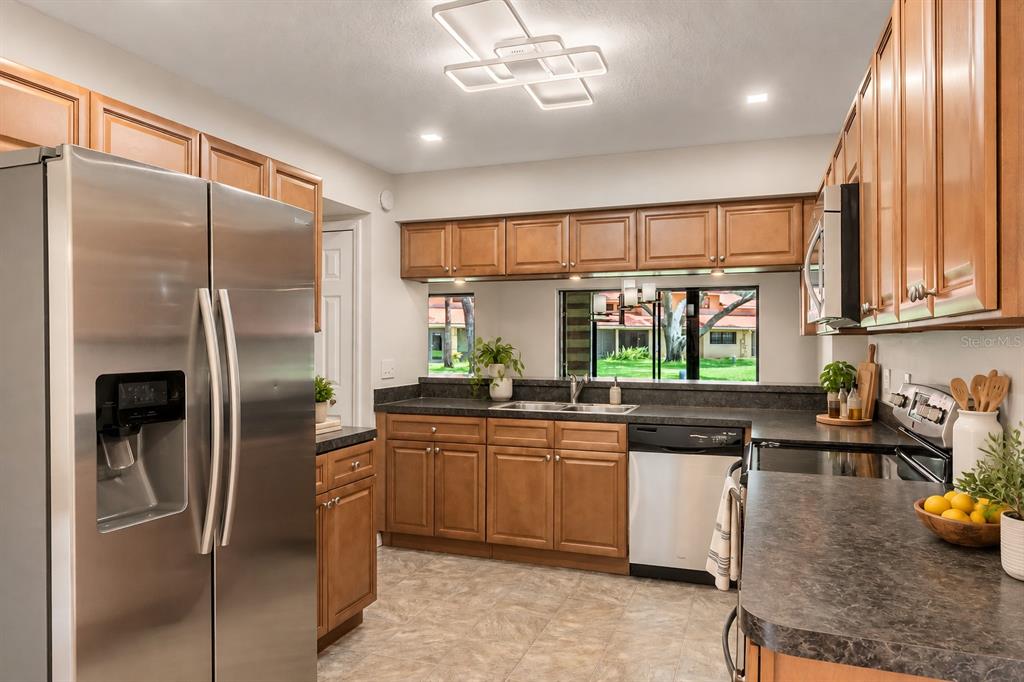 8235 AMBROSE COVE WAY, ORLANDO, FL — photo 2 of 25
