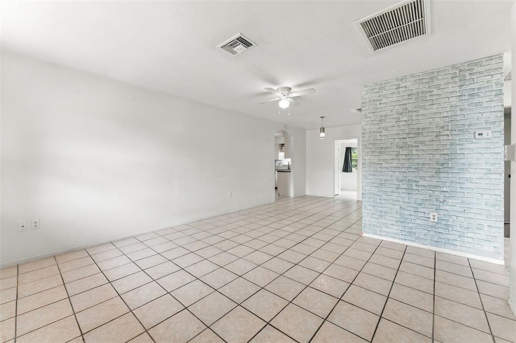 7303 RIVERBANK DRIVE, NEW PORT RICHEY, FL — photo 4 of 24