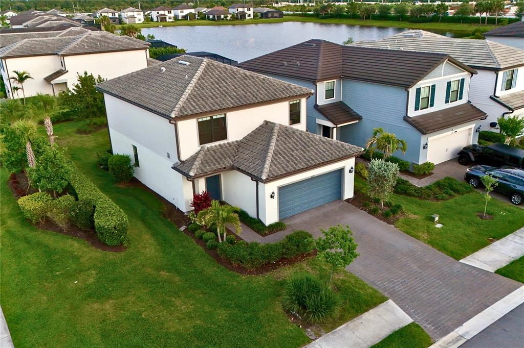 6111 BLUESTAR COURT