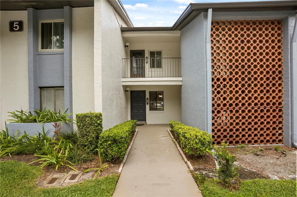 5 ESCONDIDO CIRCLE UNIT 37, ALTAMONTE SPRINGS, FL — photo 2 of 30