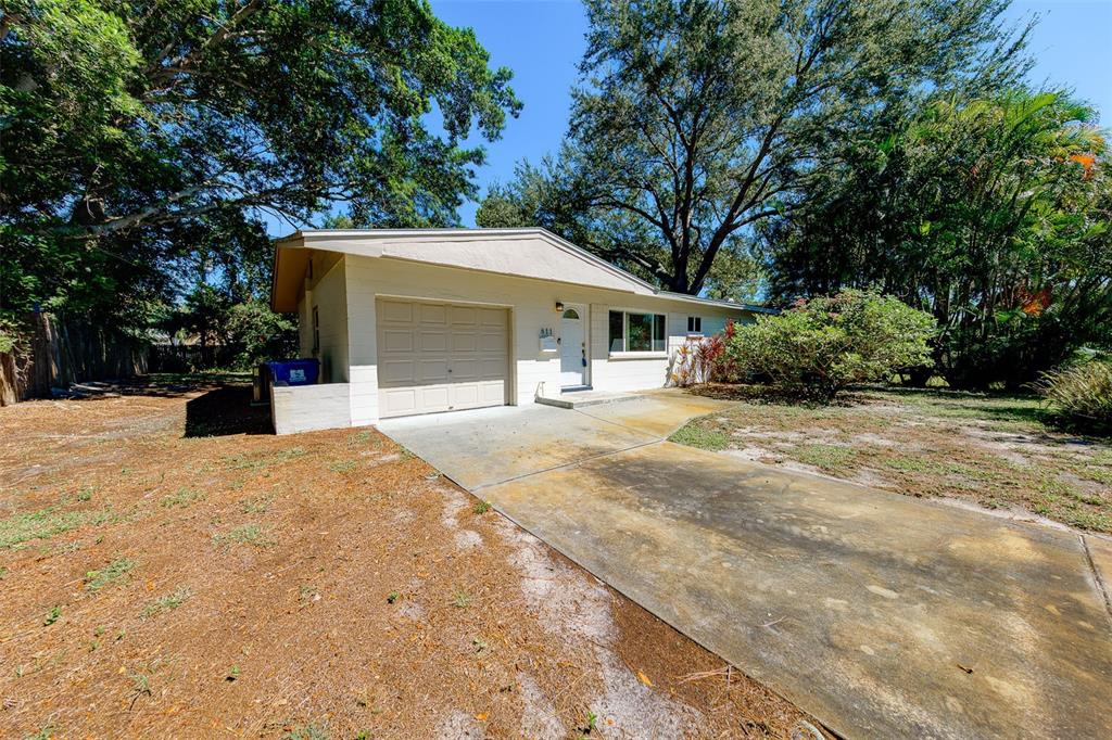 811 69TH AVENUE S, ST PETERSBURG, FL — photo 3 of 40