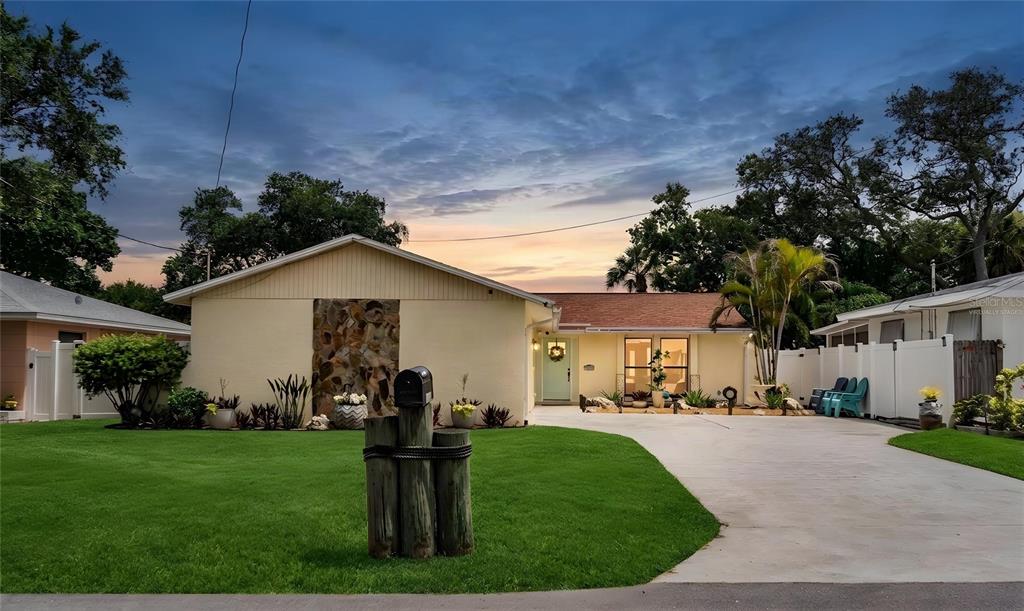 14803 SUNSET DRIVE