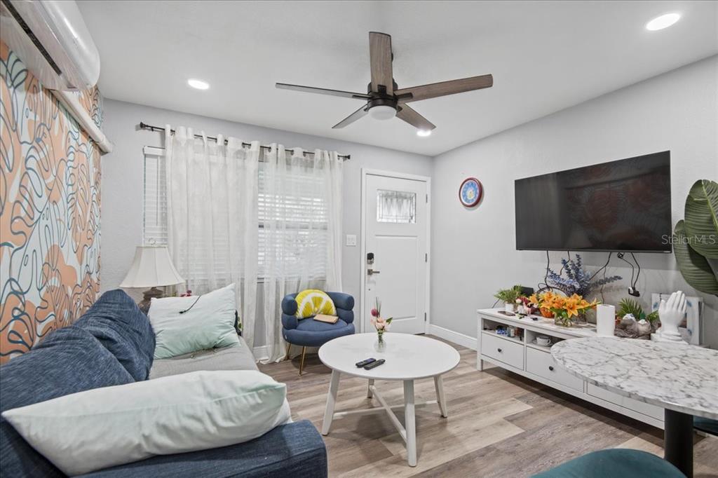 257 14TH STREET NW, LARGO, FL — photo 4 of 25