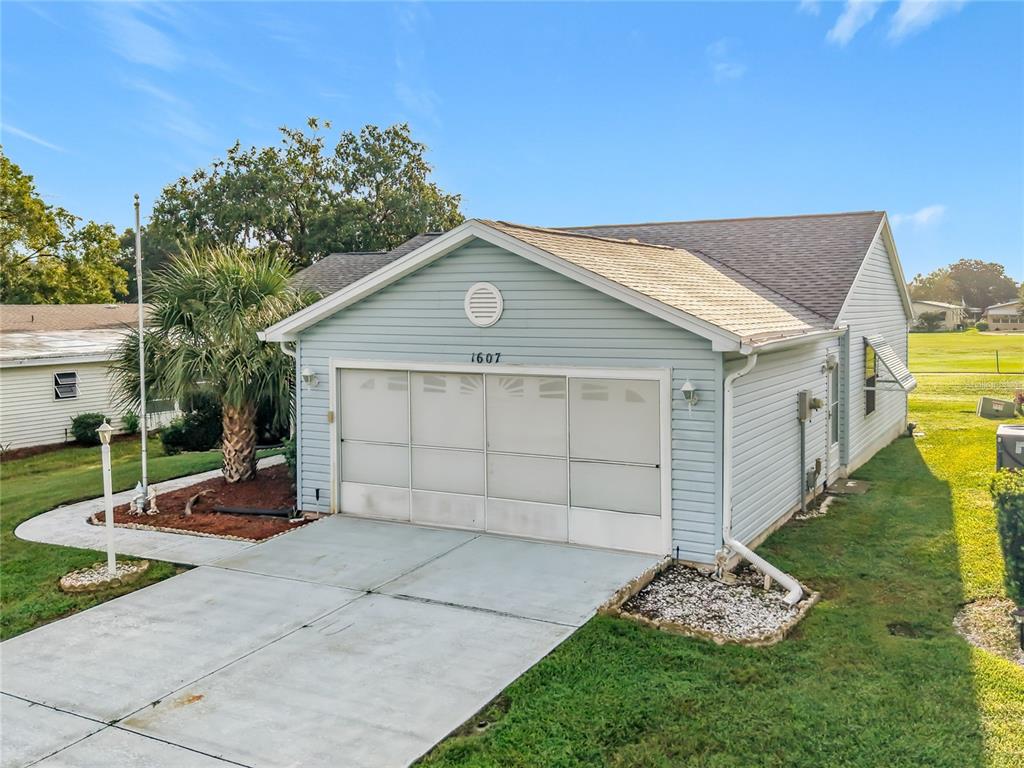 1607 COG HILL DRIVE, LADY LAKE, FL — photo 3 of 37
