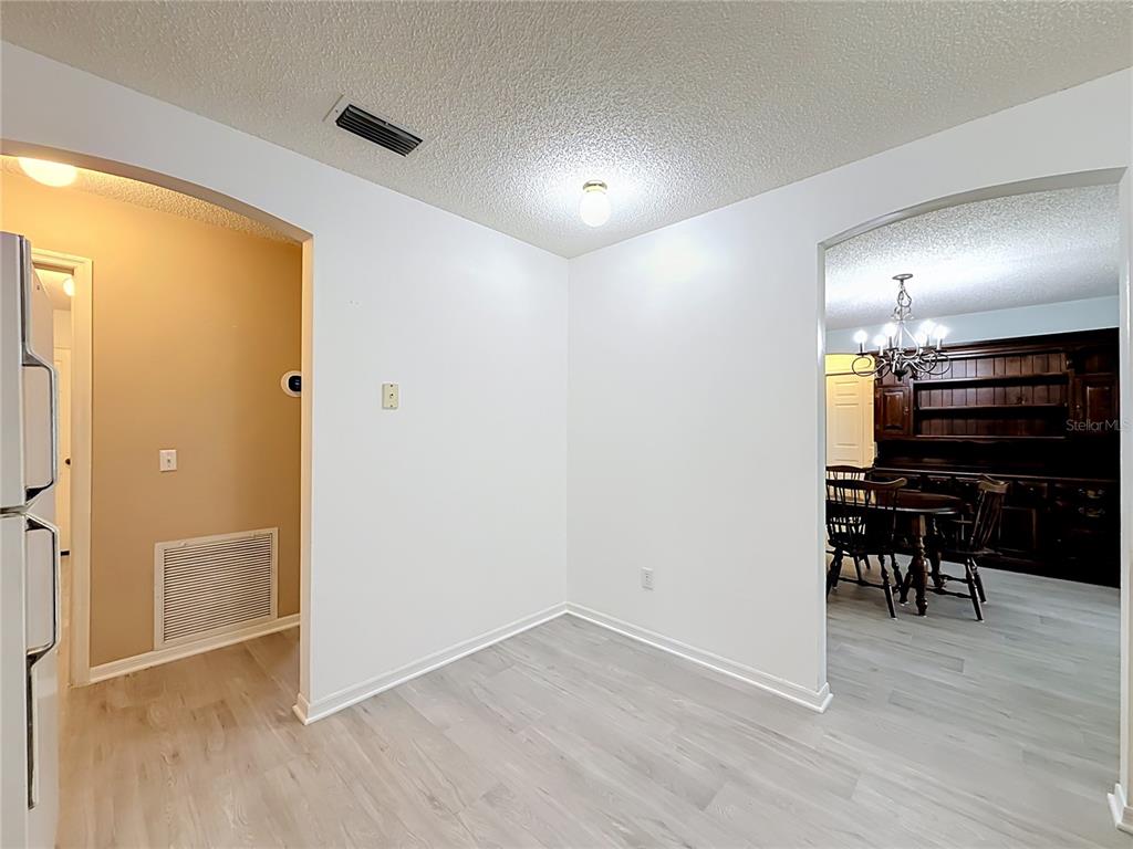 1607 COG HILL DRIVE, LADY LAKE, FL — photo 4 of 37