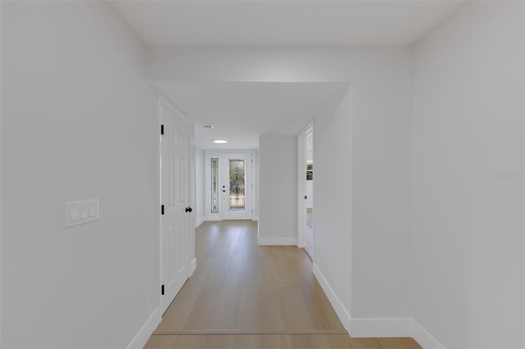 471 SIERRA CIRCLE E, LARGO, FL — photo 4 of 30