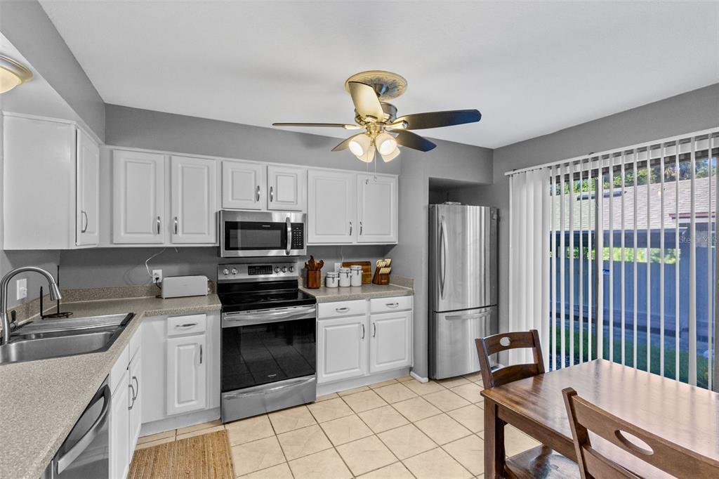 658 LAKE VILLAS DRIVE, ALTAMONTE SPRINGS, FL — photo 4 of 30