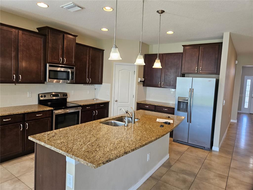 11620 STORYWOOD DRIVE, RIVERVIEW, FL — photo 2 of 23