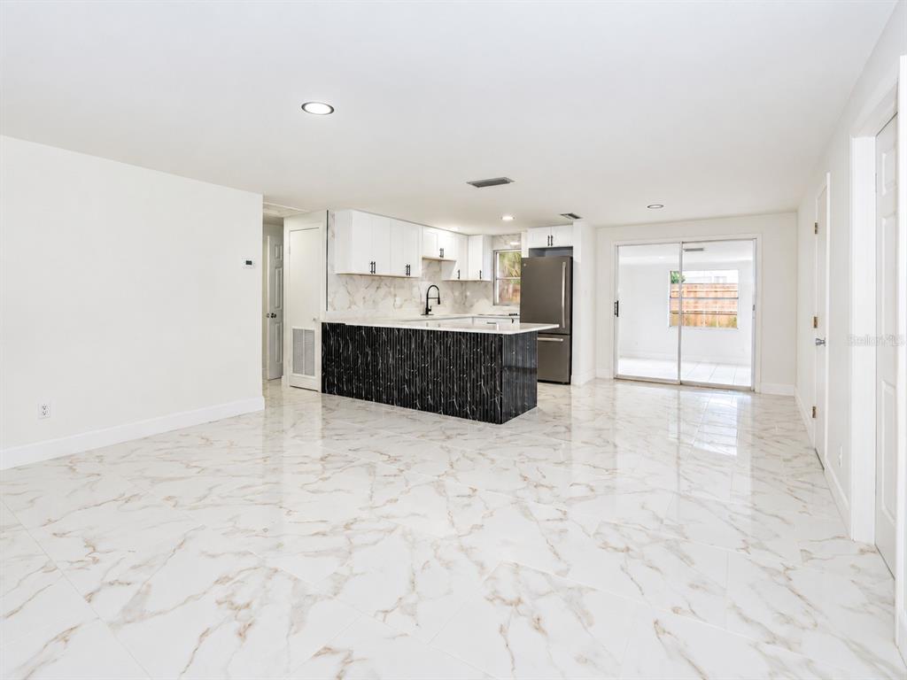 4408 W ELM STREET, TAMPA, FL — photo 4 of 22